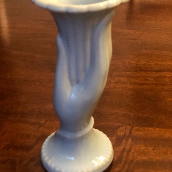Shawnee USA Pottery Baby Blue Hand Vase - Picture 8 of 9